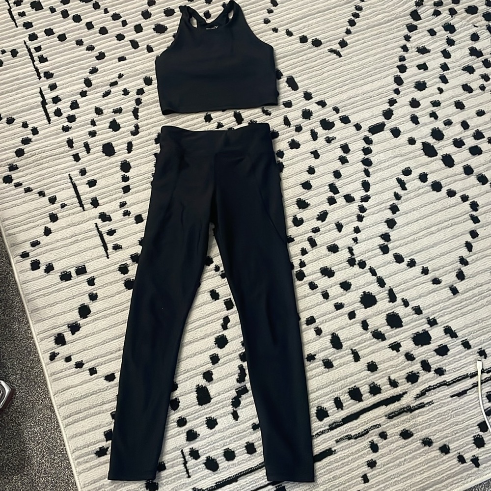 Girls Old Navy leggings, and crop top set size large